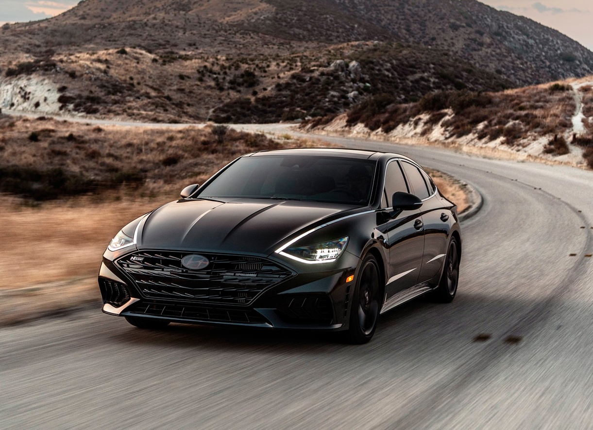 Самый большой автомобиль Хендай по цене Лада. Рассказываю, почему огромный Hyundai стоит так дешево