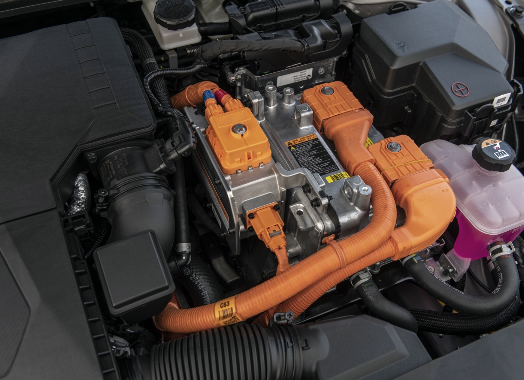 Hyundai Elantra Hybrid: автомобиль, который заставляет забыть о бензоколонкеОбзор, который изменит ваш взгляд на «скучные» гибриды