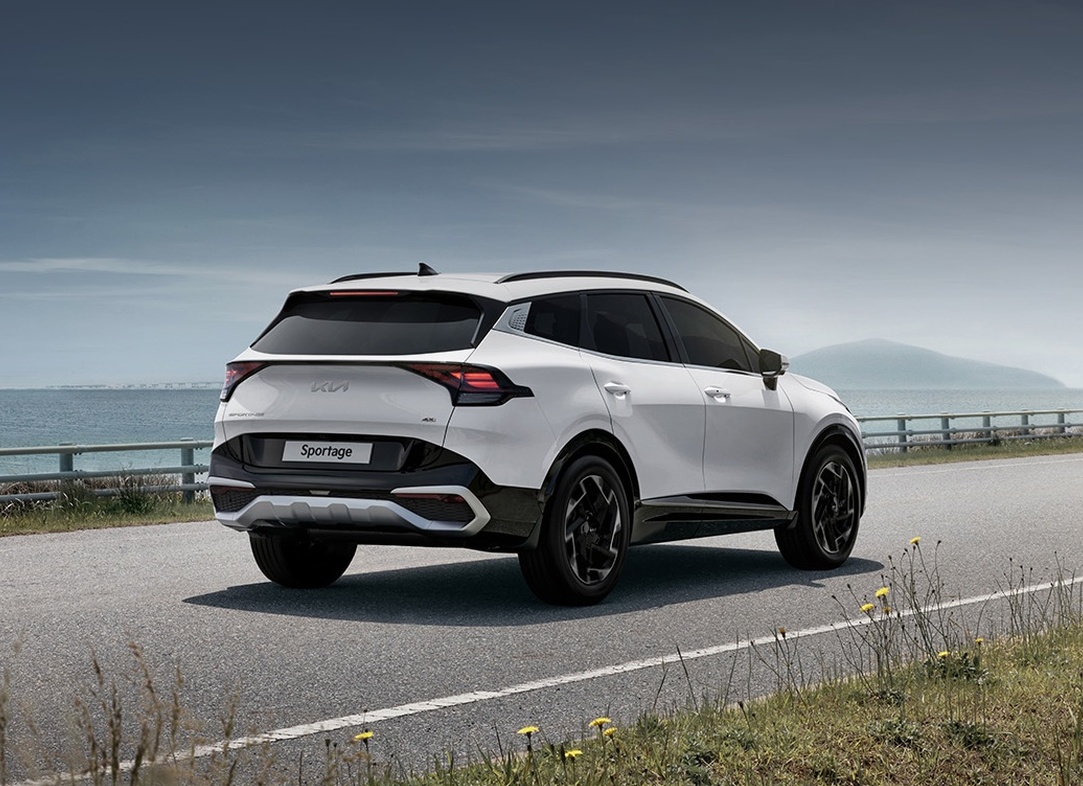 В Россию начали завозить новые хэтчбеки B-класса Hyundai I20. За сколько продают хэтчбеки?</p>
<p>Обзор