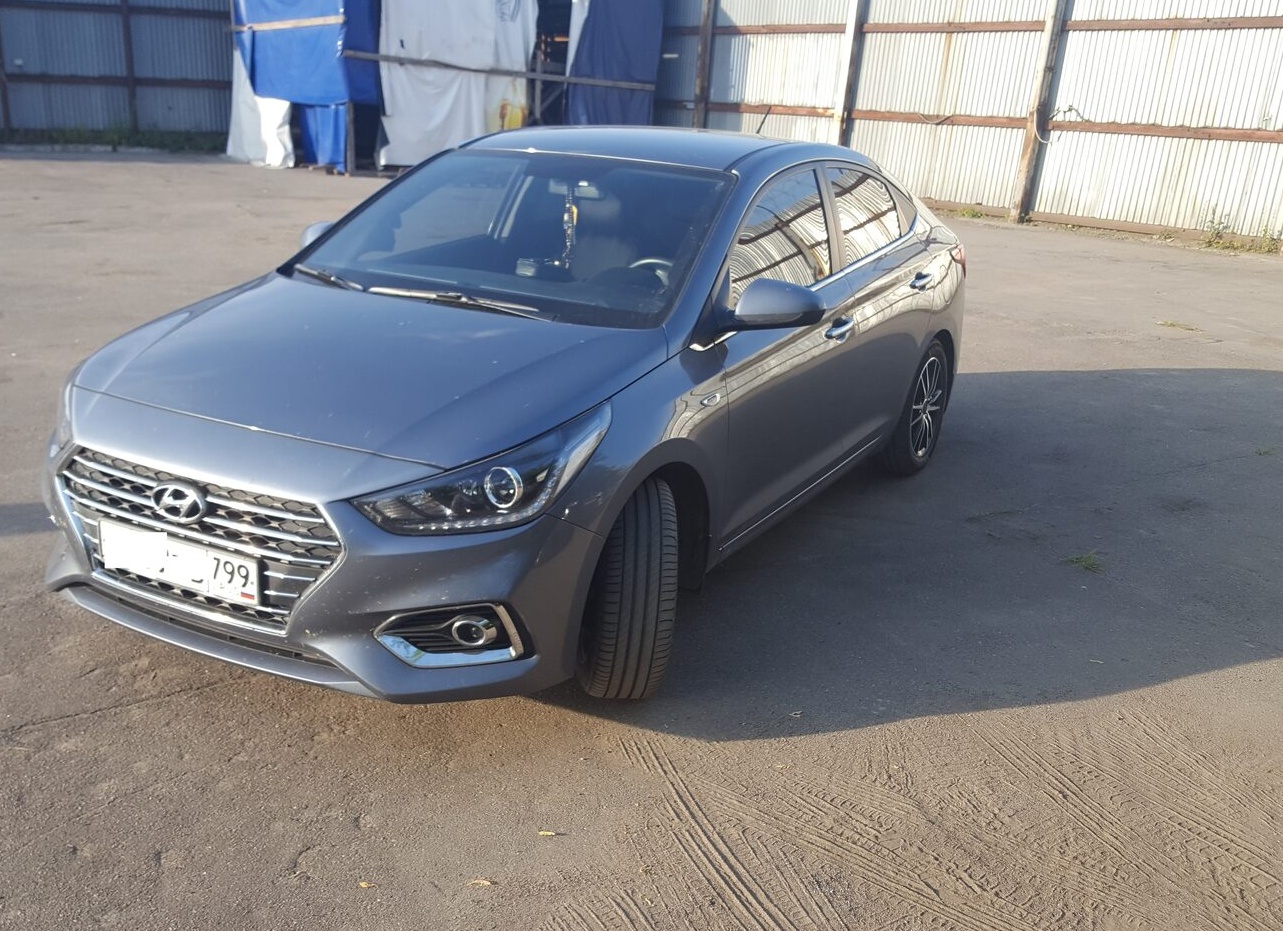 Автозвук в Hyundai Solaris II поколения с усилительным вопросом