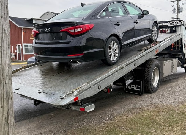 В грузовом автомобиле Hyundai, въехавшем из Афганистана в Термез, находилось 750 казанов, в 210 из них нашли гашиш